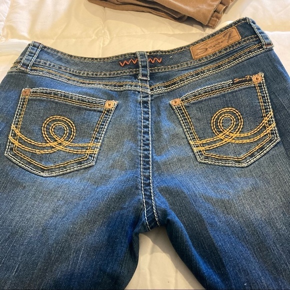 Seven7 Bootcut Petite Jeans - Picture 9 of 11